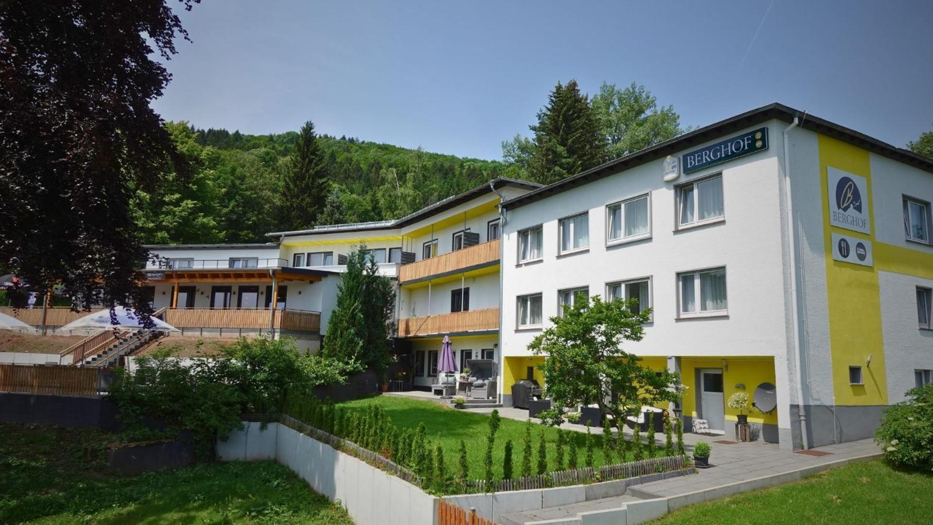Hotel Berghof Wasserkuppe & Gaestehaus Fuldaquelle Gersfeld Dış mekan fotoğraf